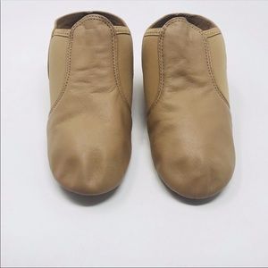 Girls Capezio Tan Jazz Shoe